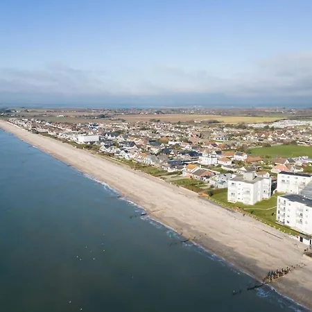 Two Bed Seafront Escape In East Wittering Apartment Exterior photo