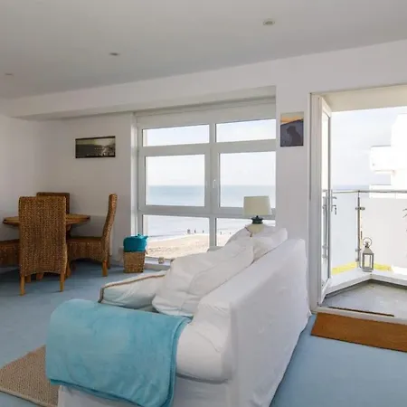 Two Bed Seafront Escape In East Wittering Apartment Exterior photo