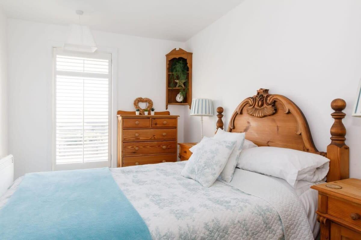 Two Bed Seafront Escape In