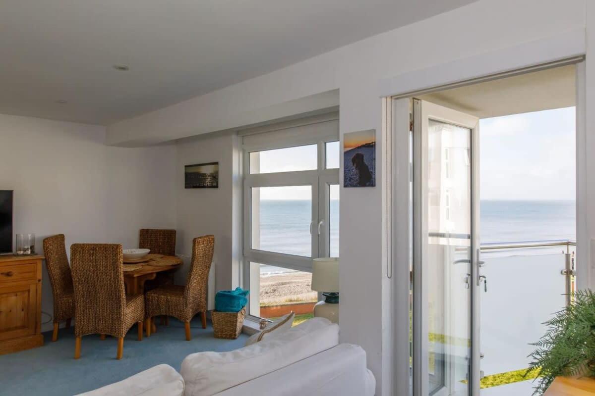 Two Bed Seafront Escape In East Wittering