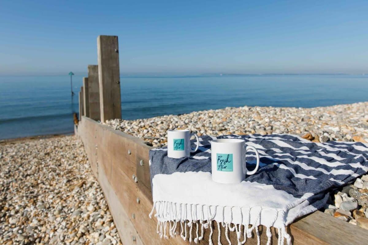 Apartment Two Bed Seafront Escape In East Wittering