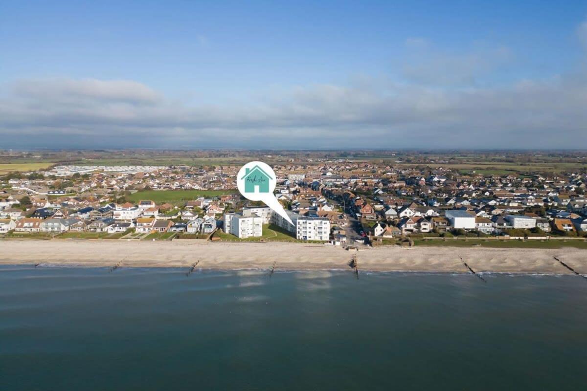 Two Bed Seafront Escape In * East Wittering