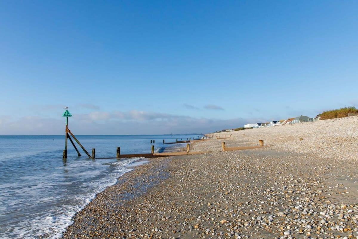 Two Bed Seafront Escape In
